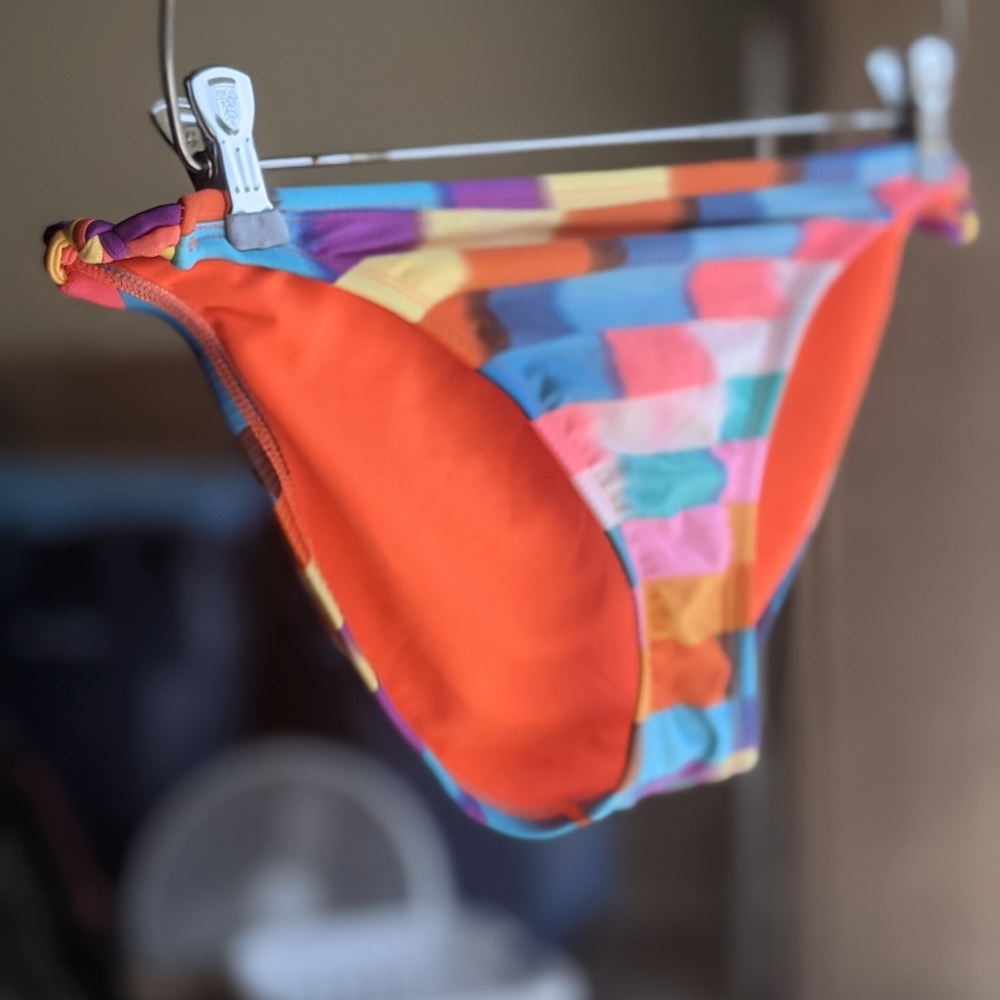 Swimsuit bottom